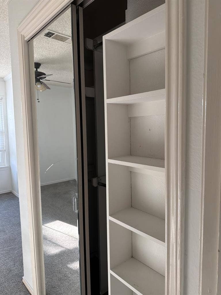 Unfurnished bedroom for rent