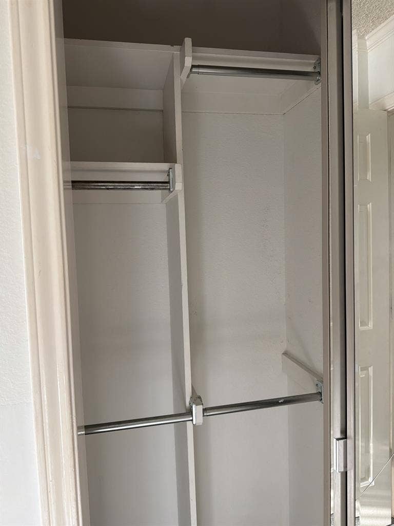 Unfurnished bedroom for rent
