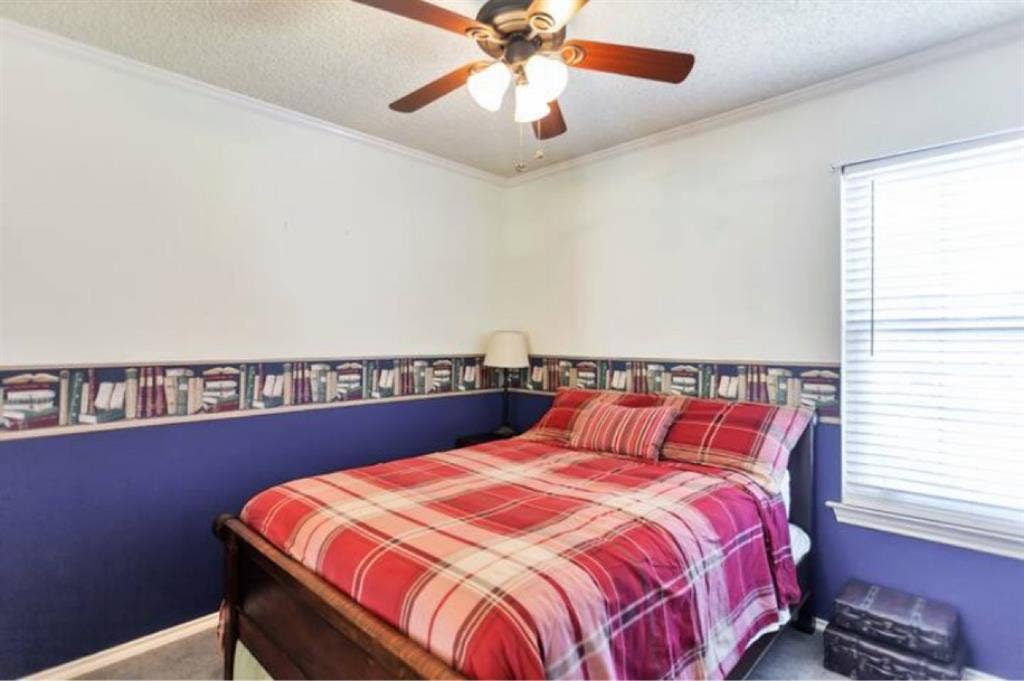 Unfurnished bedroom for rent