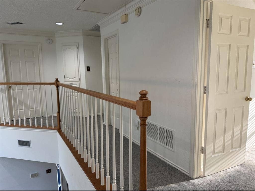 Unfurnished bedroom for rent