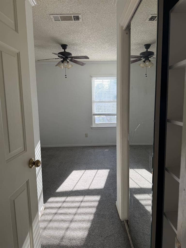 Unfurnished bedroom for rent