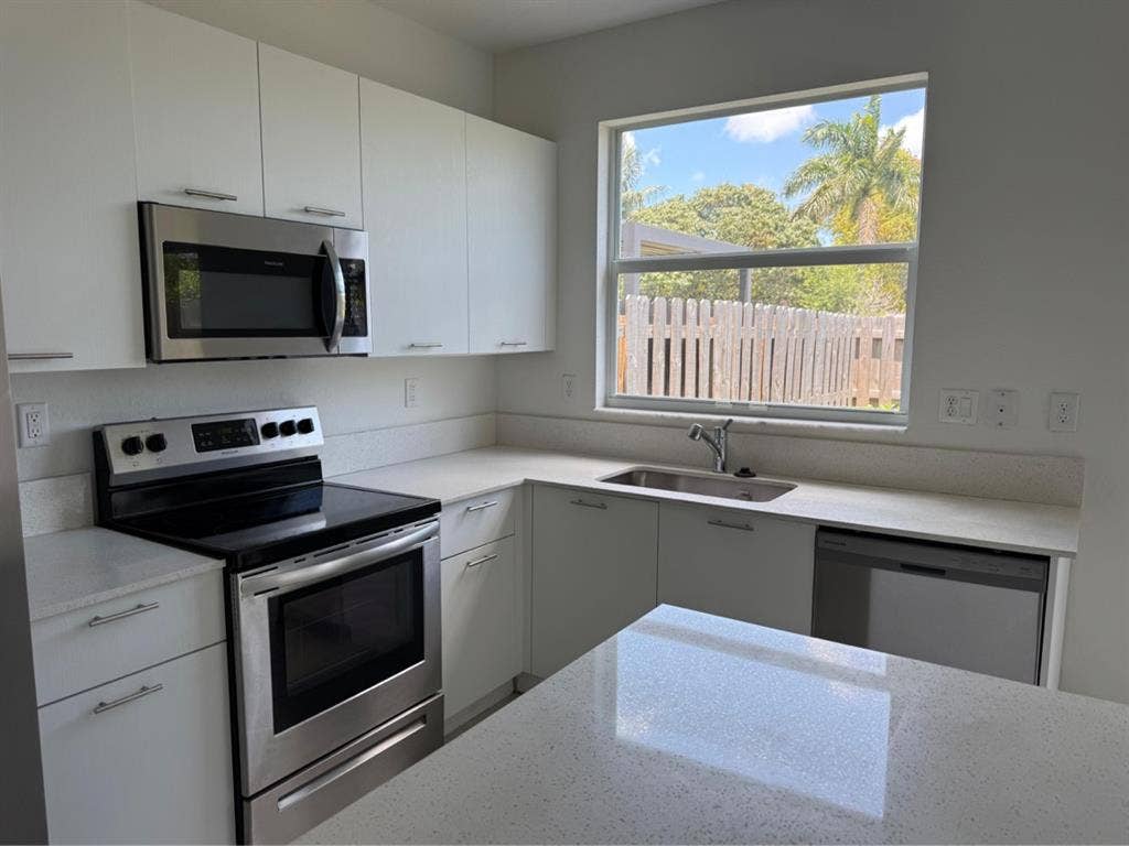 Furnished sublet short term rental