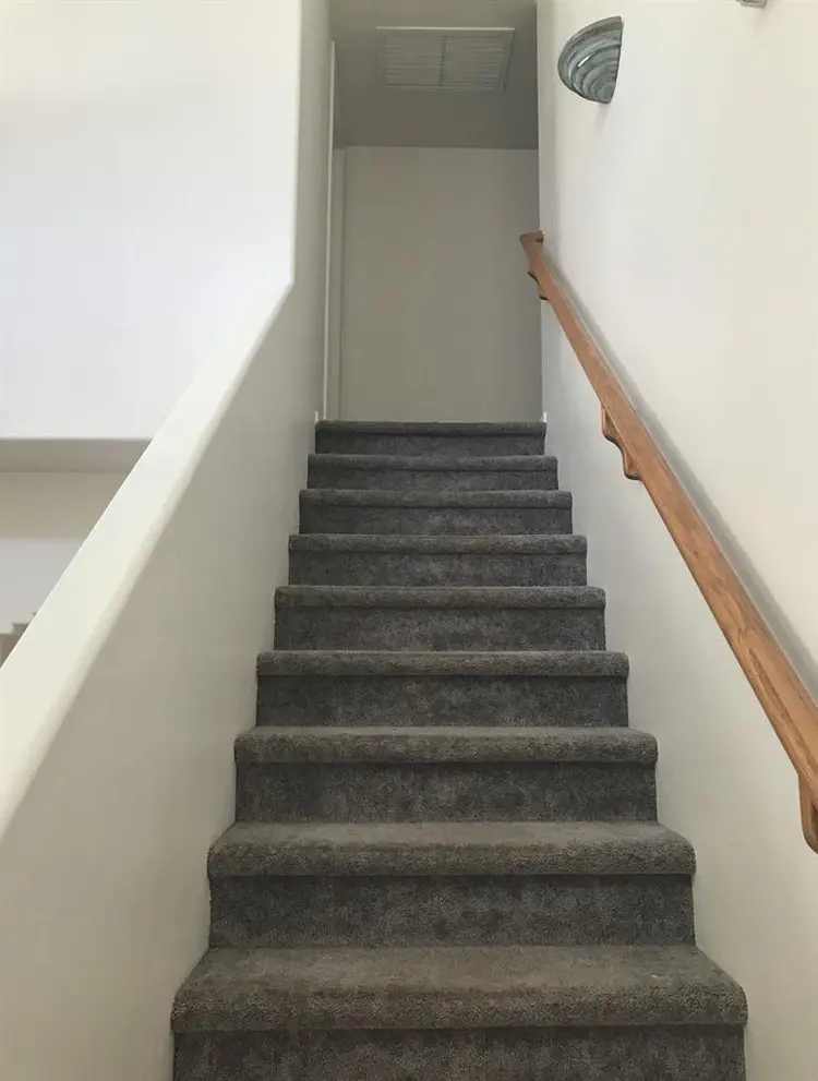 Room for rent w/pool & utilities