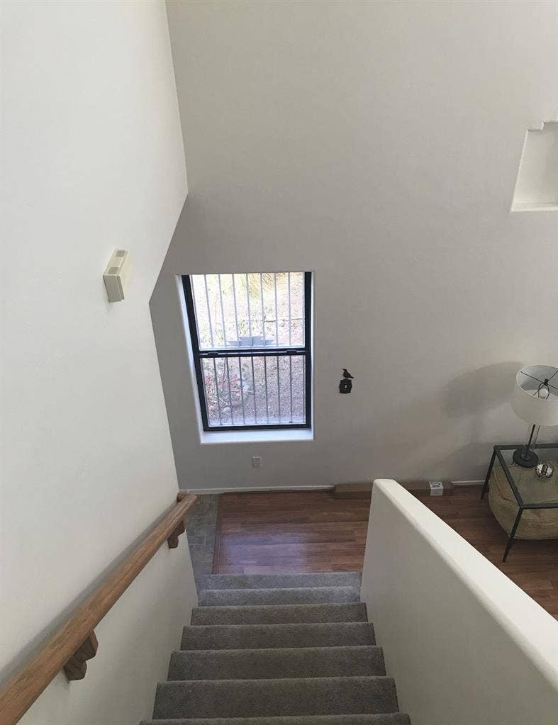 Room for rent w/pool & utilities
