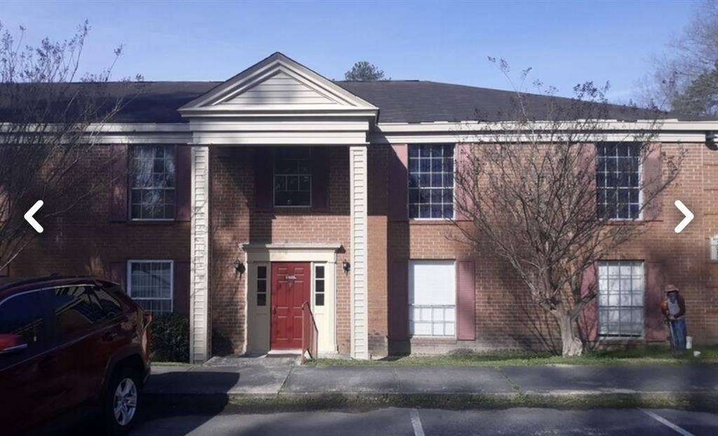 looking for roommate! 2B2B!