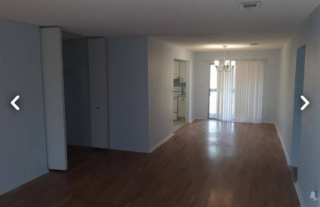 looking for roommate! 2B2B!