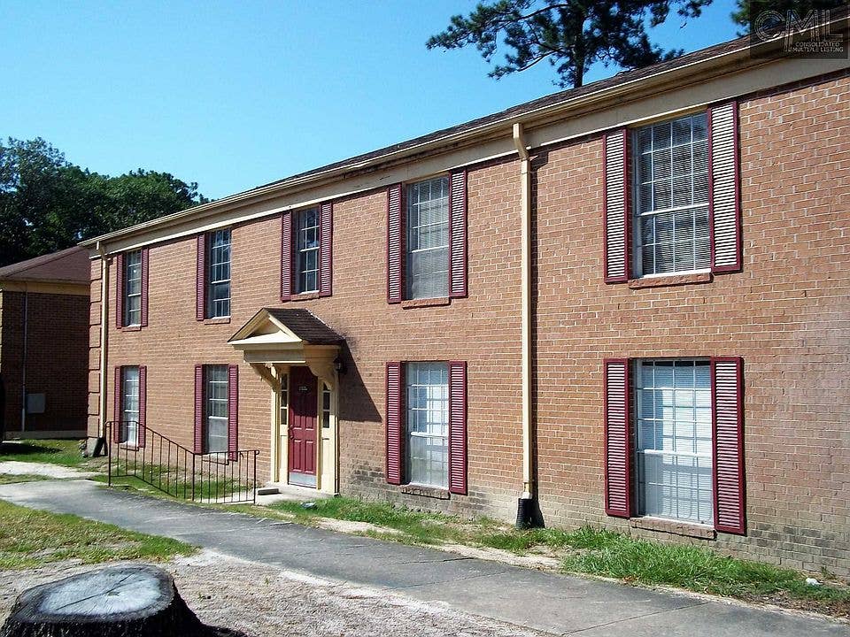 looking for roommate! 2B2B!