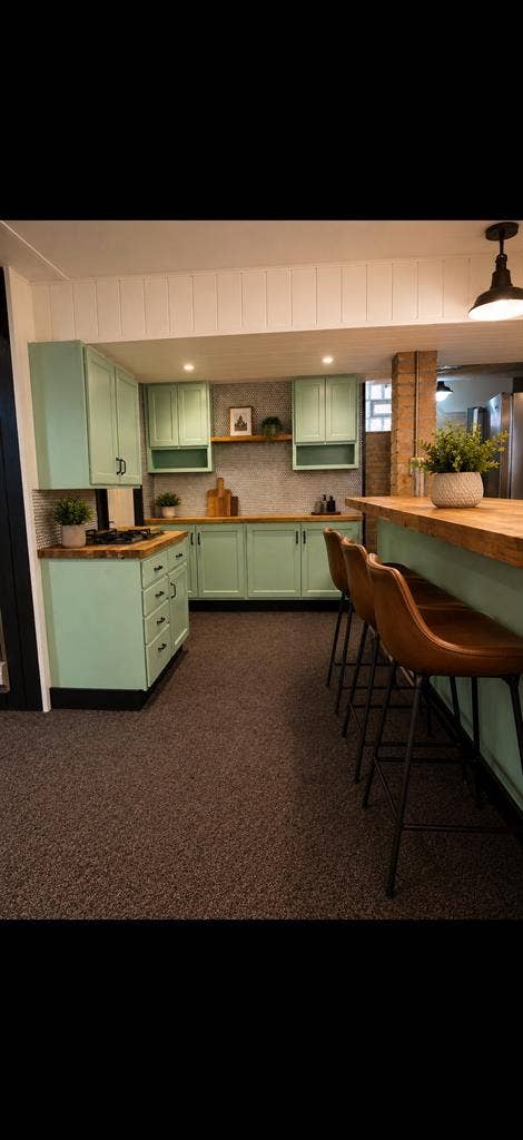 Studio apartment w/ full kit & bath