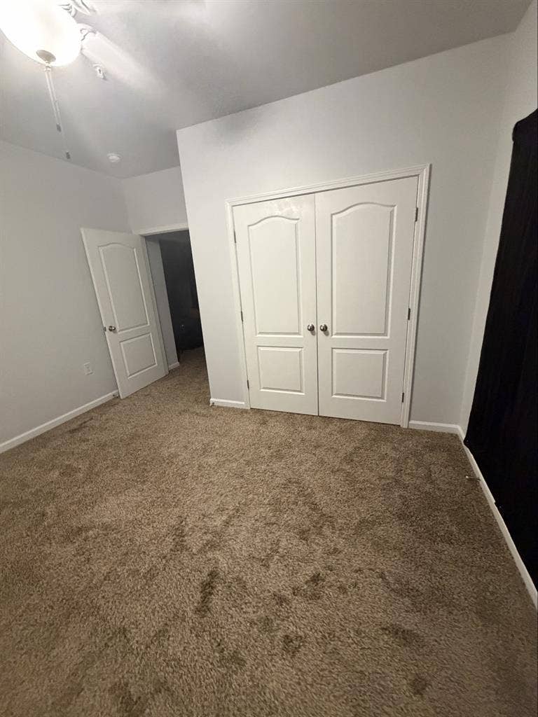 ISO roommate
