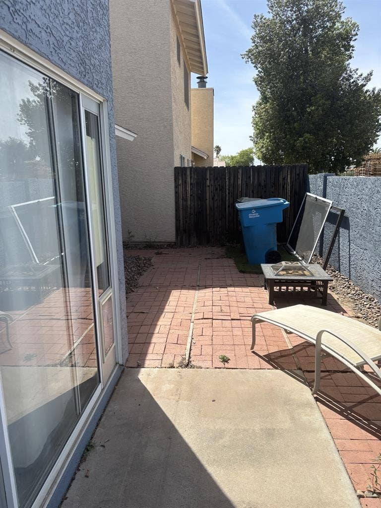 Seeking roommate asap