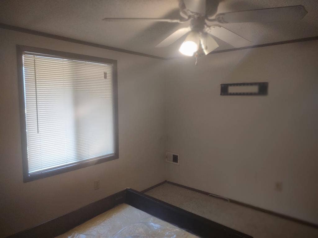Room W/shared bathroom and kitchen