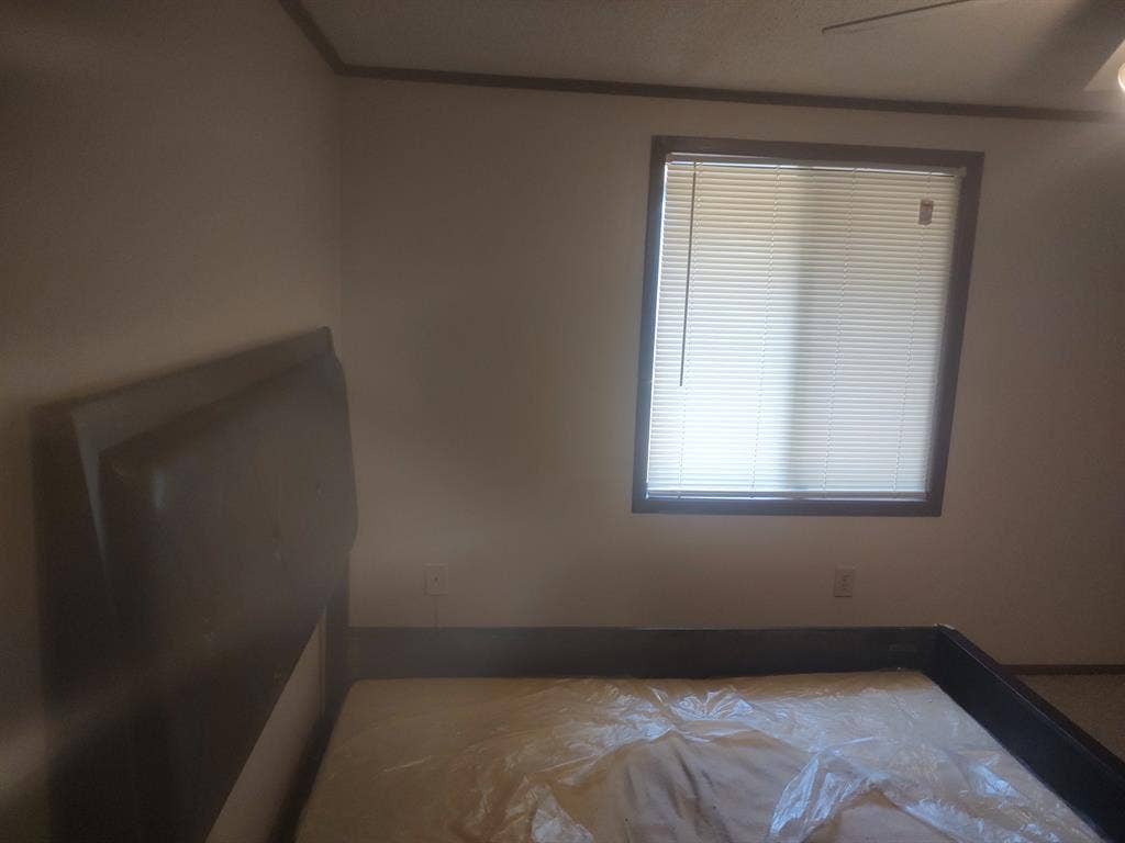 Room W/shared bathroom and kitchen
