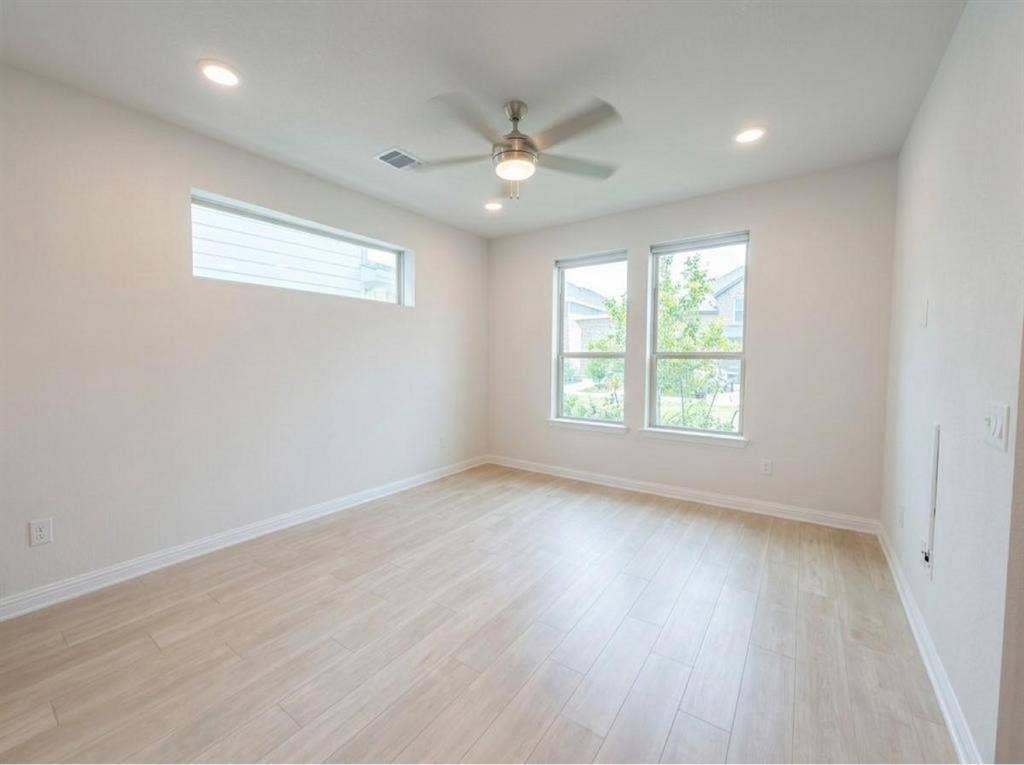 2 Bed 2.5 Bath New Home with Yard