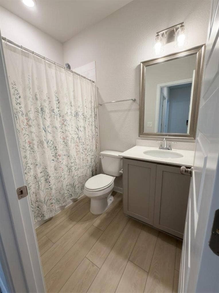 2 Bed 2.5 Bath New Home with Yard