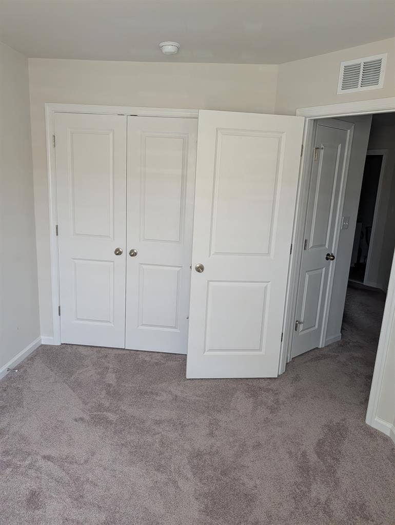PRIVATE ROOM WITH PRIVATE BATHROOM