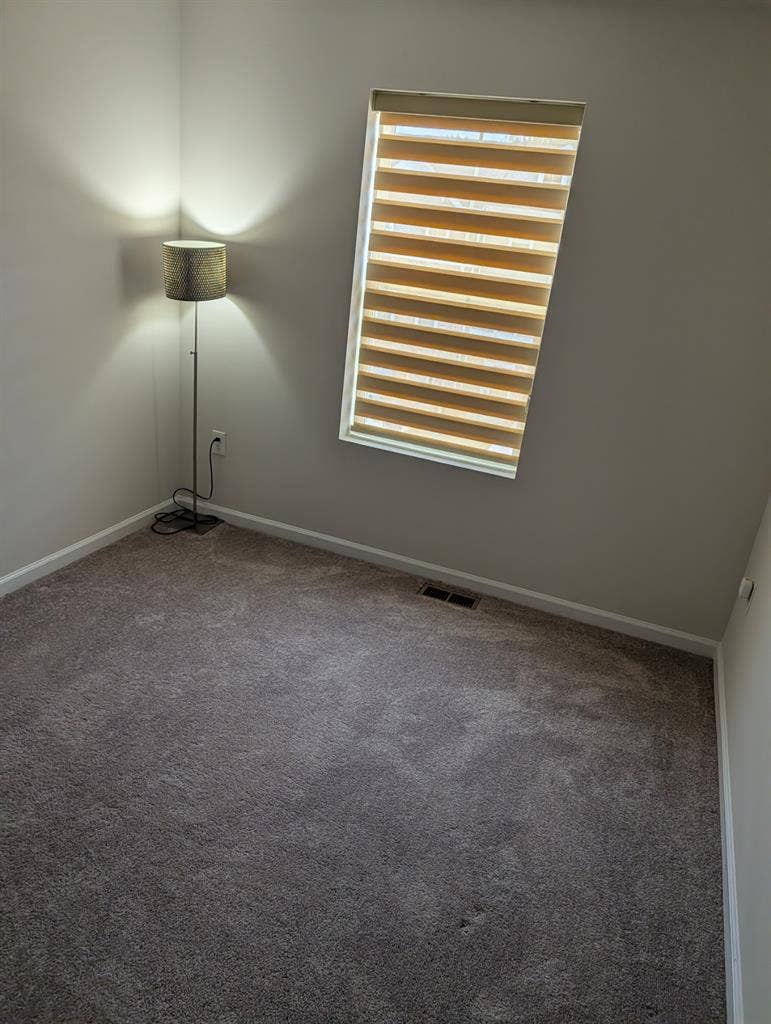 PRIVATE ROOM WITH PRIVATE BATHROOM