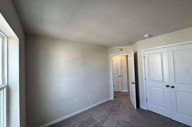PRIVATE ROOM WITH PRIVATE BATHROOM
