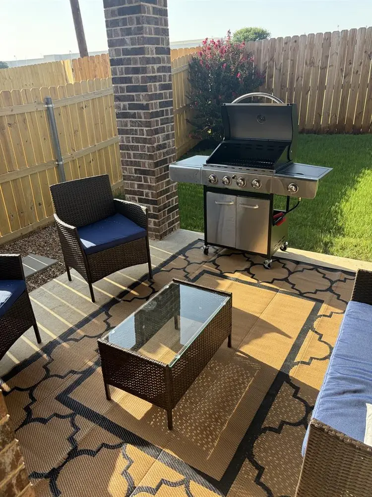 Female Roommate Wanted