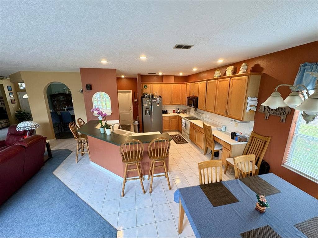 Dr. Phillips-Furnished Junior Suite