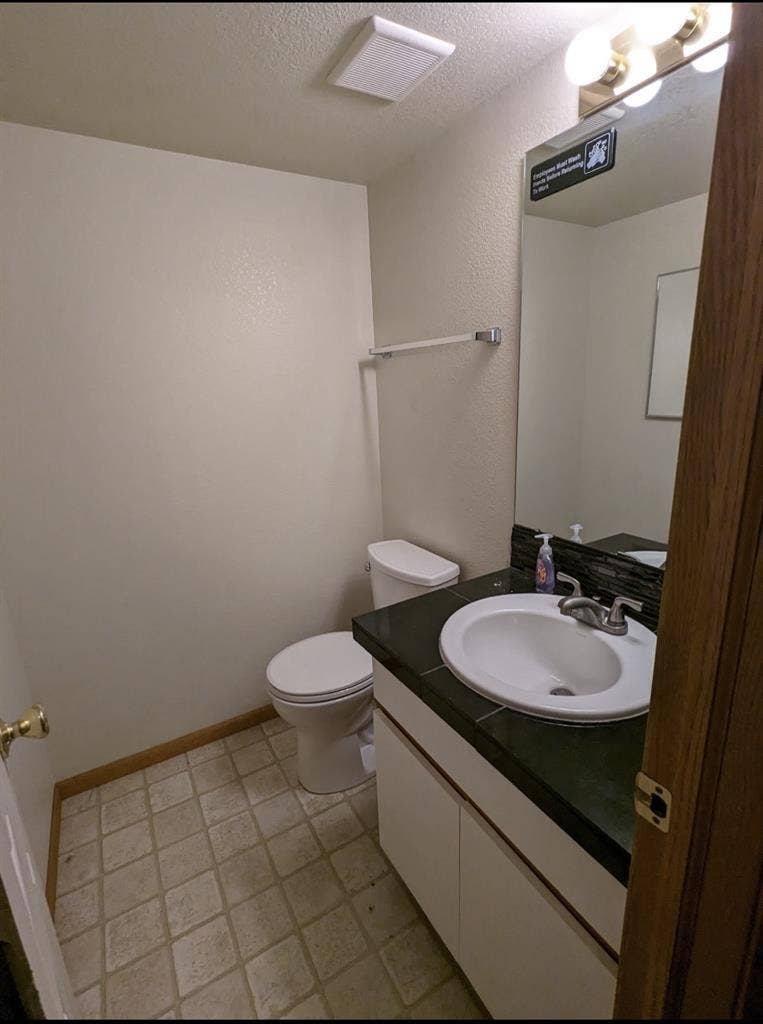 Room Available Mid August!