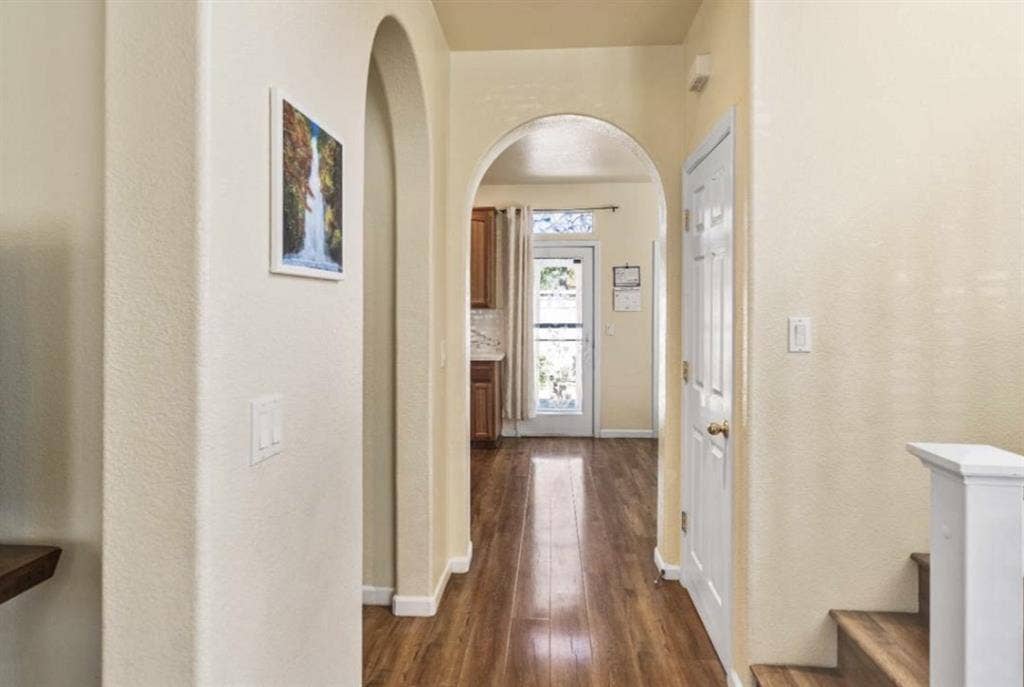 Folsom 2 bedrooms 1 Private Bath