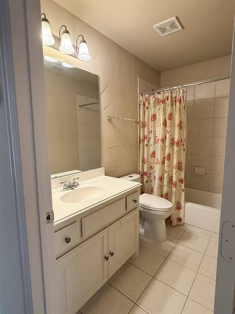 Upscale Single Bedroom Private Bath