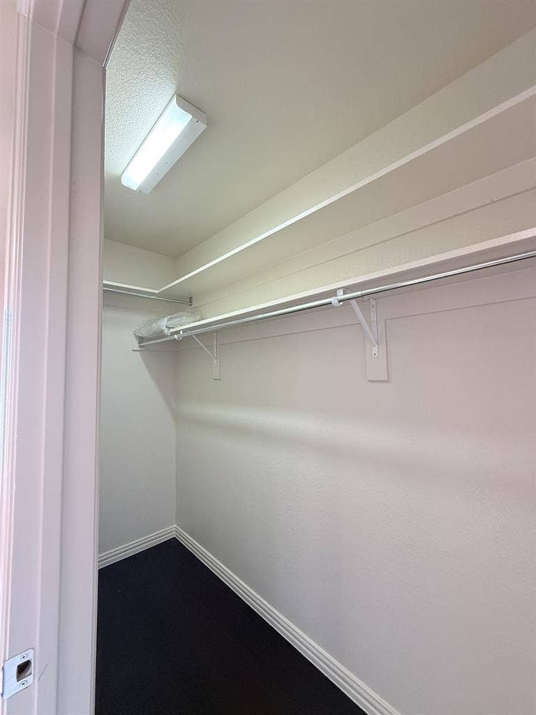 Upscale Single Bedroom Private Bath