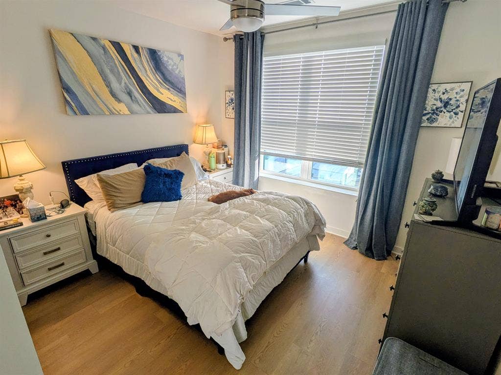 Unfurnished room w pr bath in 2b 2b