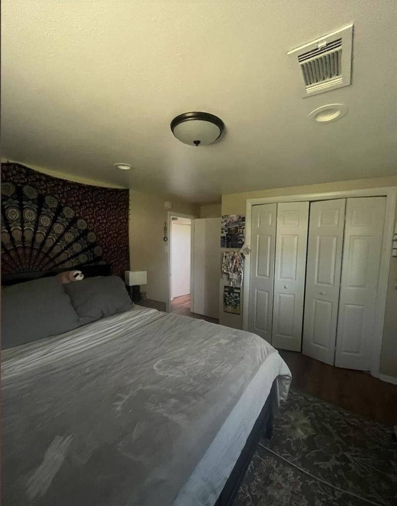 Looking for One roommate