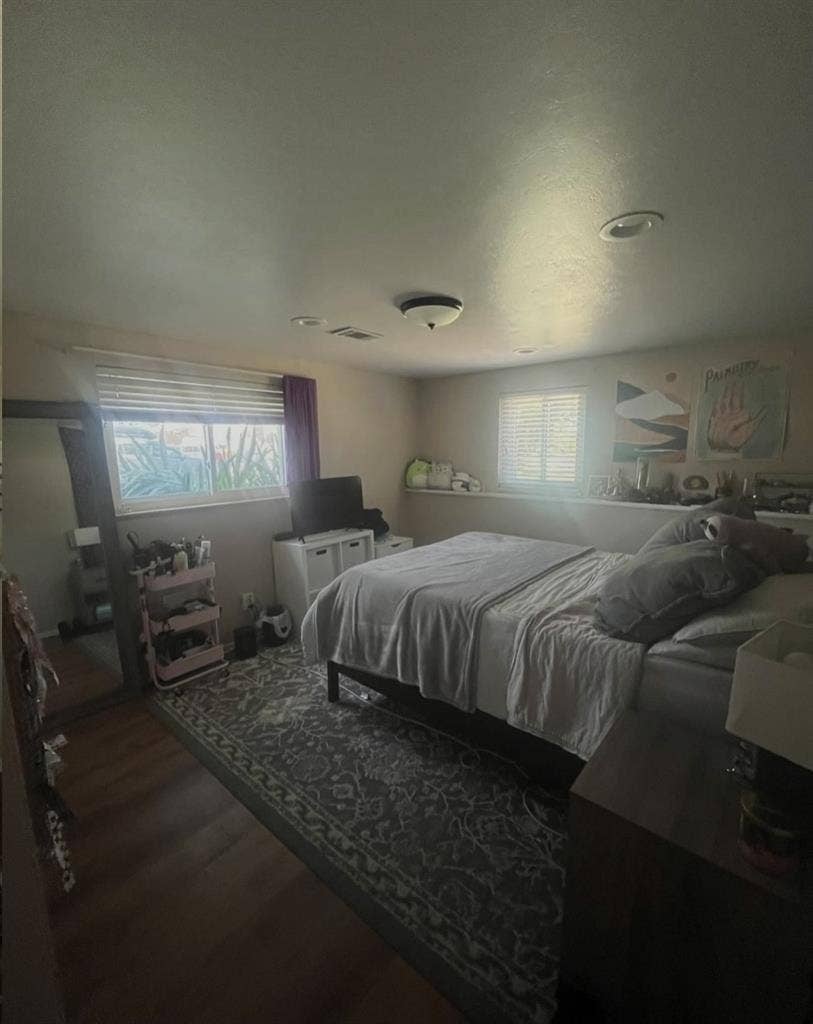 Looking for One roommate