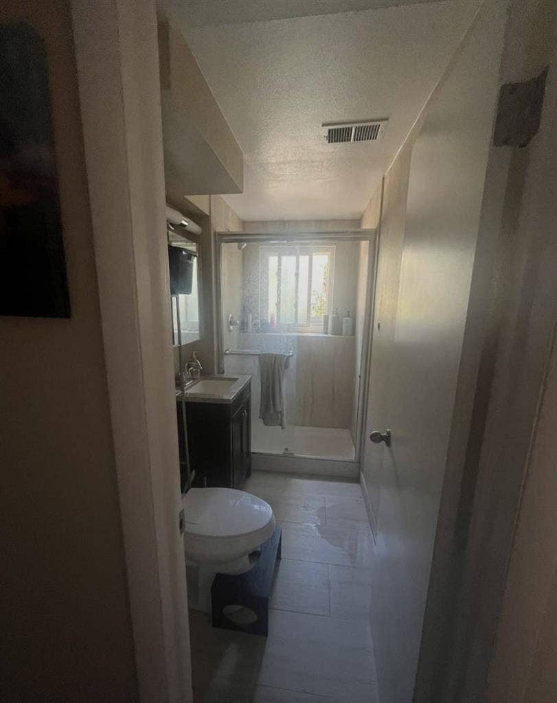 Looking for One roommate