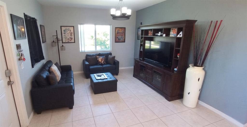 $1,100/MONTH (ALL UTILITIES INC)