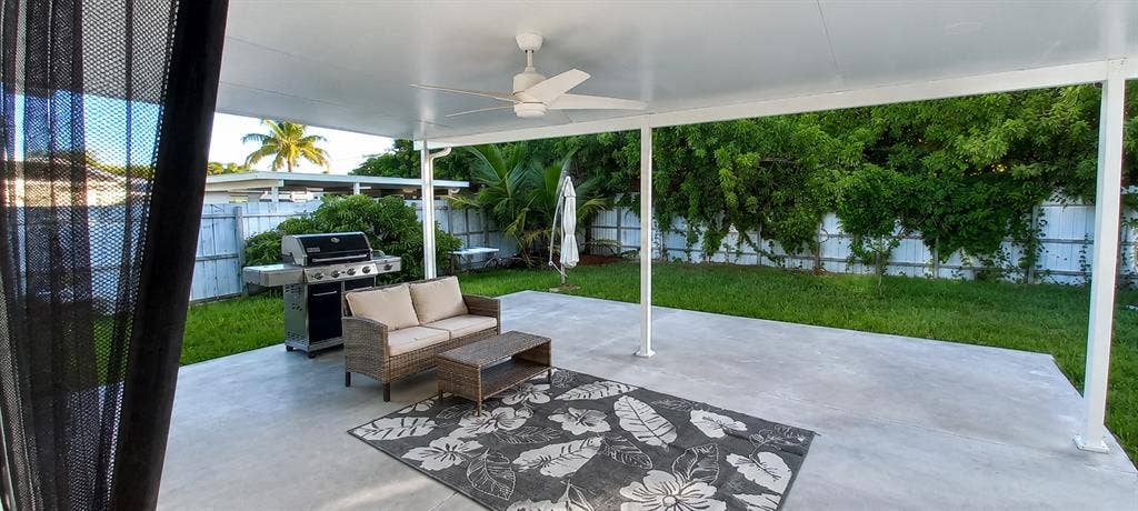 $1,100/MONTH (ALL UTILITIES INC)