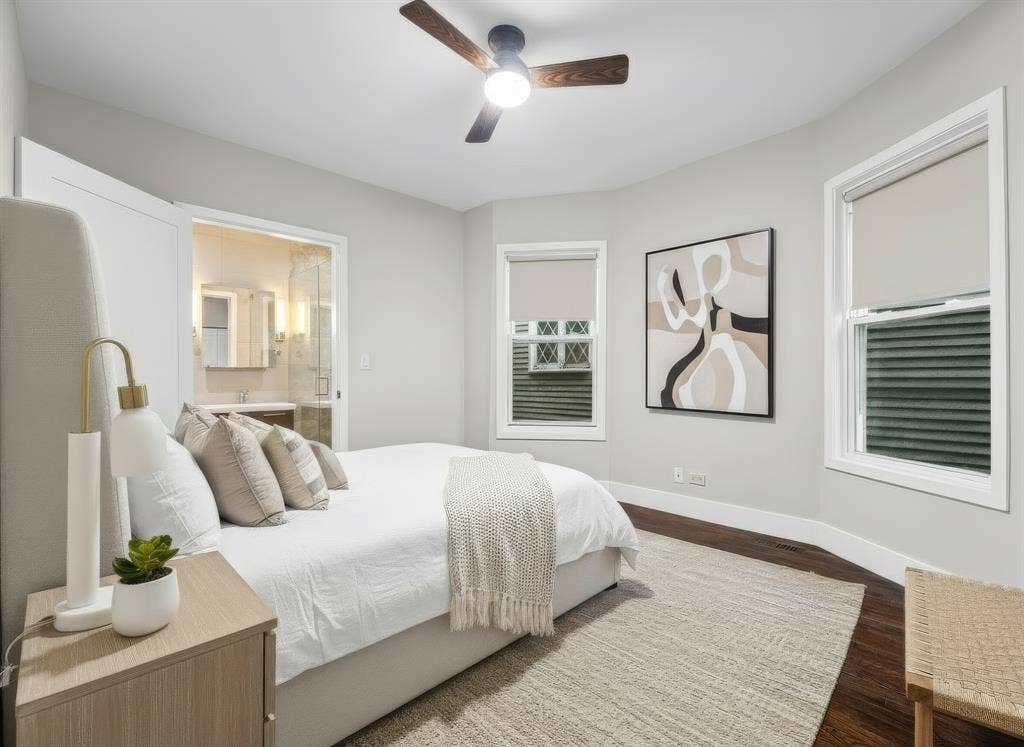 5BR/2BA Renovated Two-Level Duplex