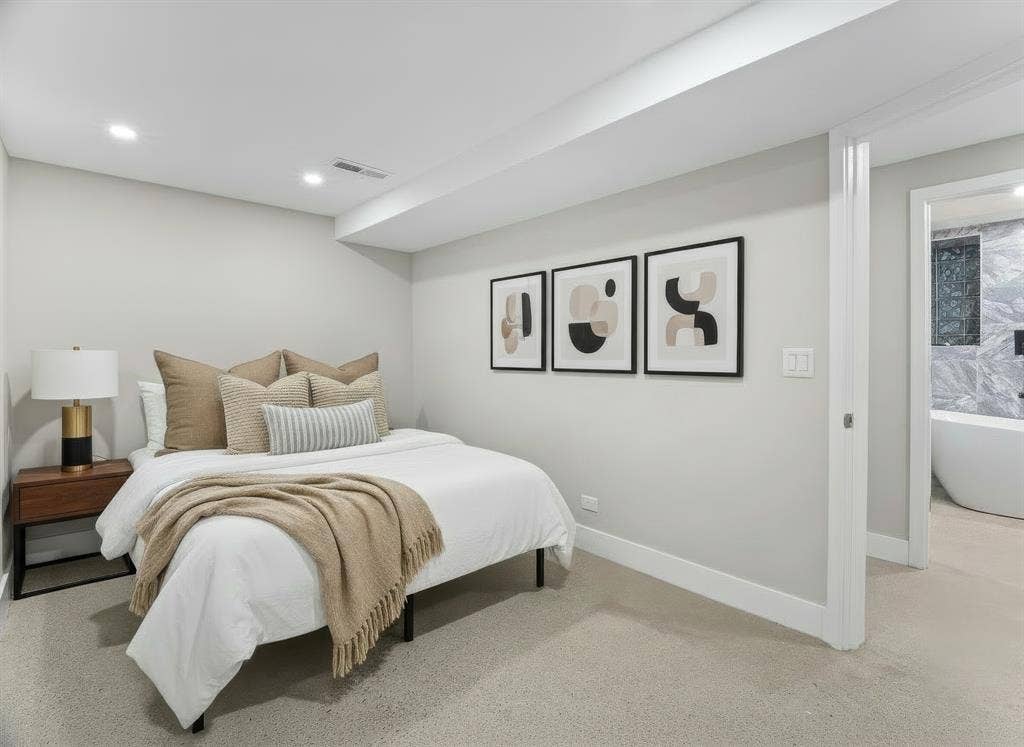 5BR/2BA Renovated Two-Level Duplex