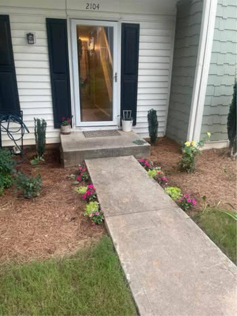 Pretty in Pink Room for Rent