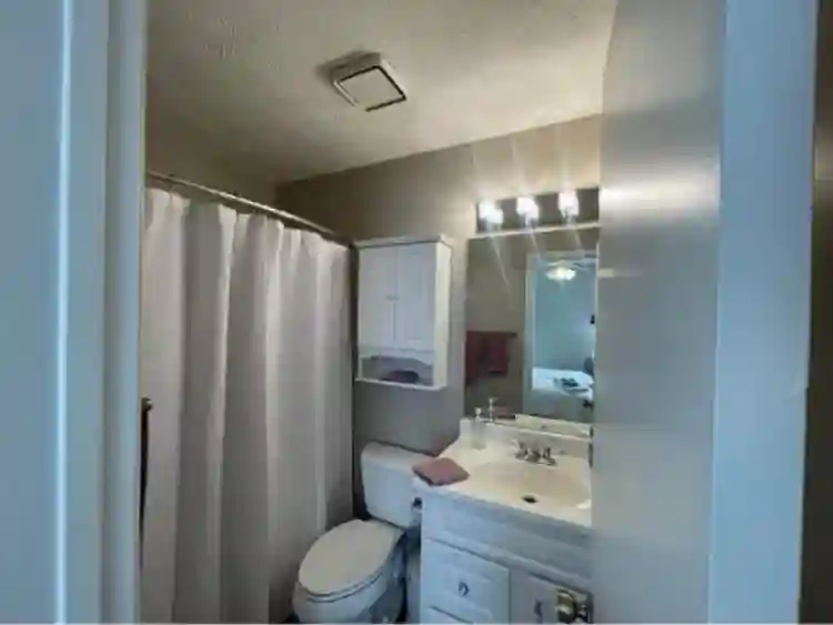 Pretty in Pink Room for Rent