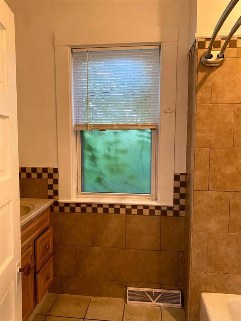 Looking for flatmates