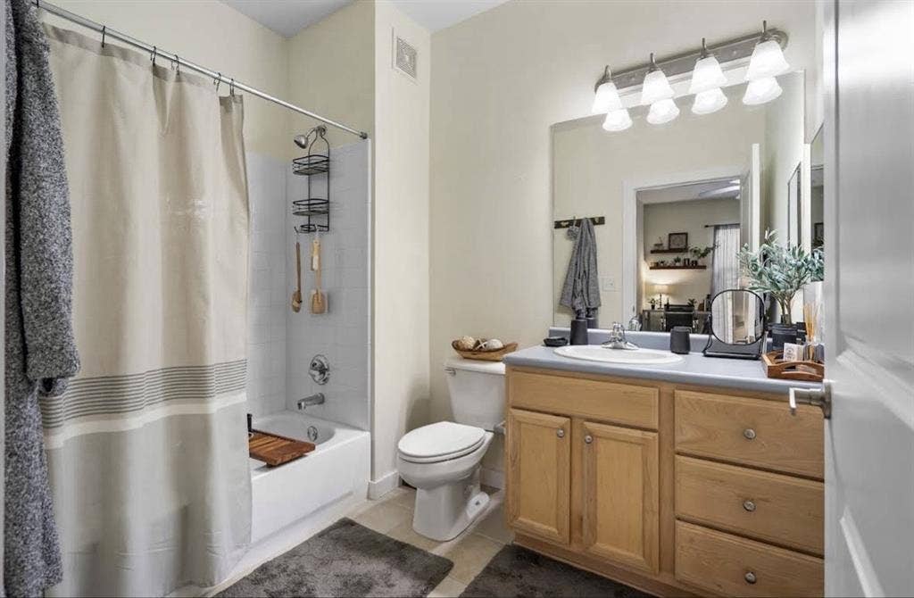 Private Bed and Bathroom Available