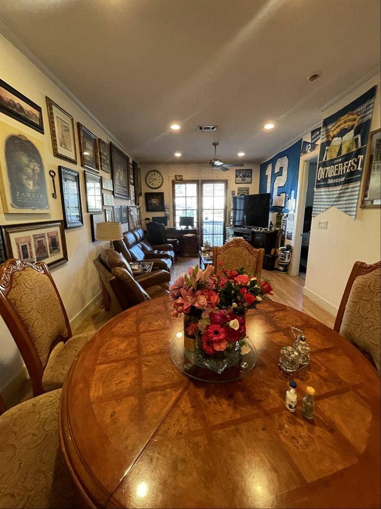 Ultra- very upscale neighborhood