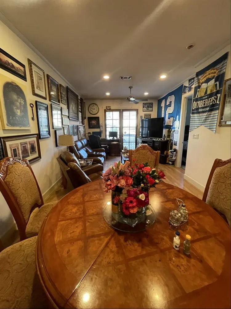 Ultra- very upscale neighborhood