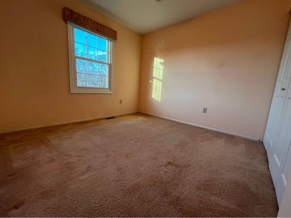Luxury 3BR Townhome- quiet location