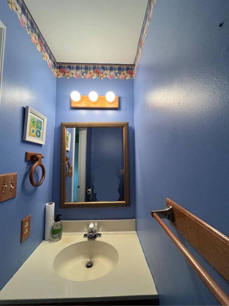 Luxury 3BR Townhome- quiet location