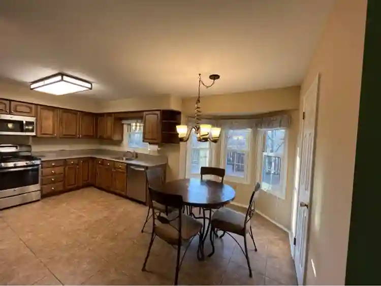 Luxury 3BR Townhome- quiet location