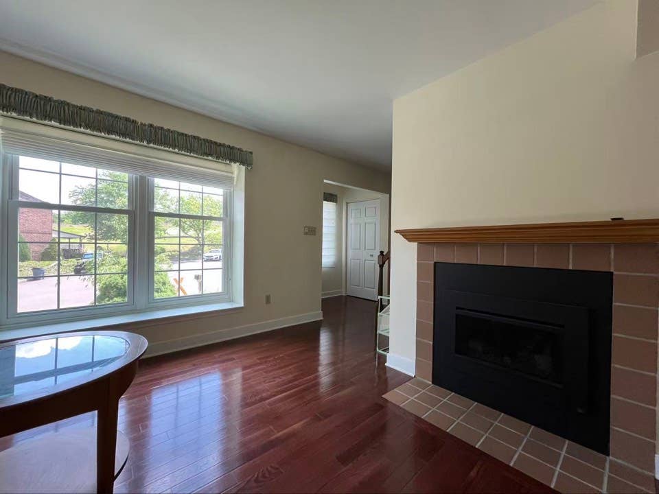 Luxury 3BR Townhome- quiet location