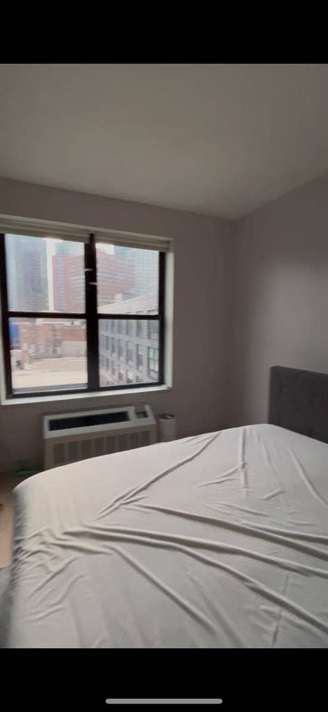 1800 doorman elevator 1br 1ba in 2b