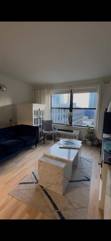 1800 doorman elevator 1br 1ba in 2b