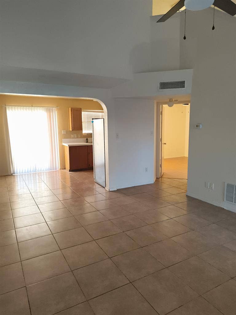 2 rooms available
