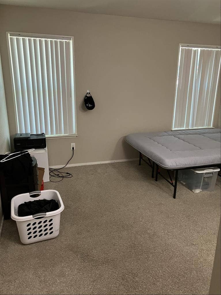 1 bed Shared Bath (In Unit Laundry)