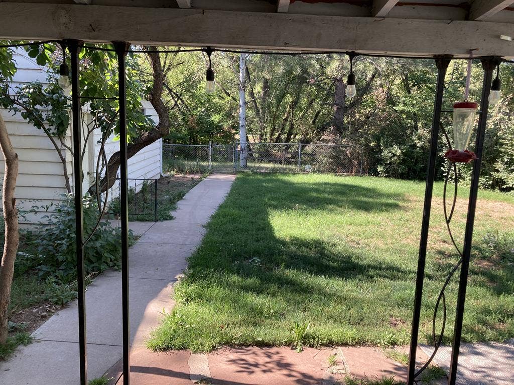 3Bed/1bath home on Boulder Creek.